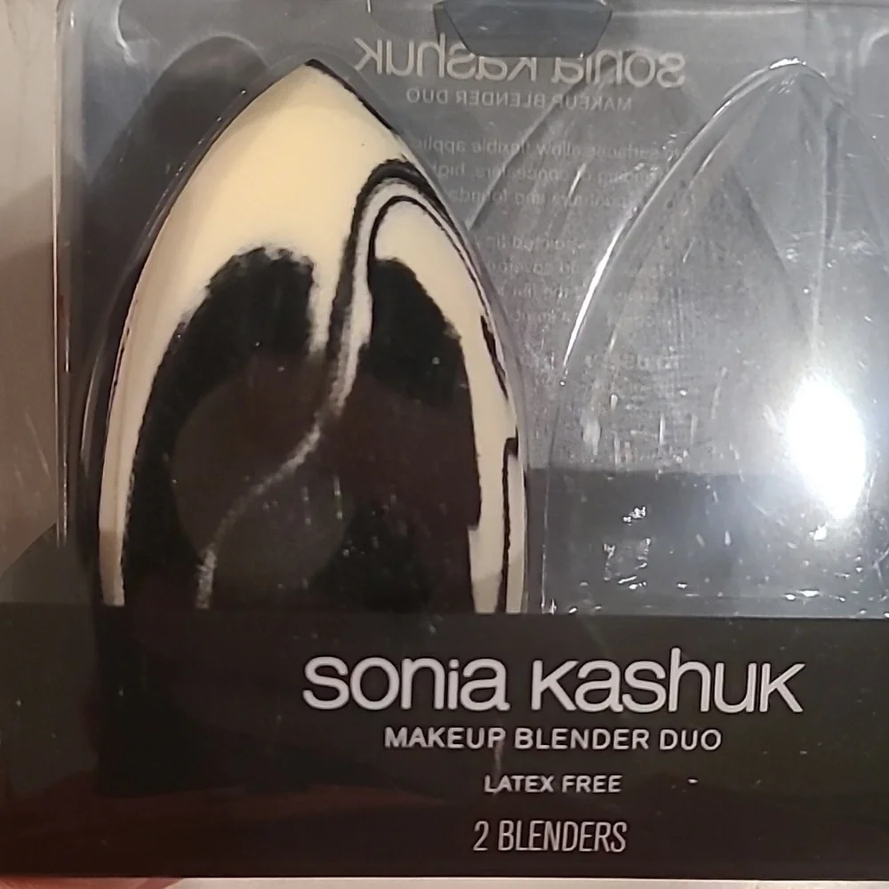 FREE WITH PURCHASE One Sonia Kashuk Makeup Blender.